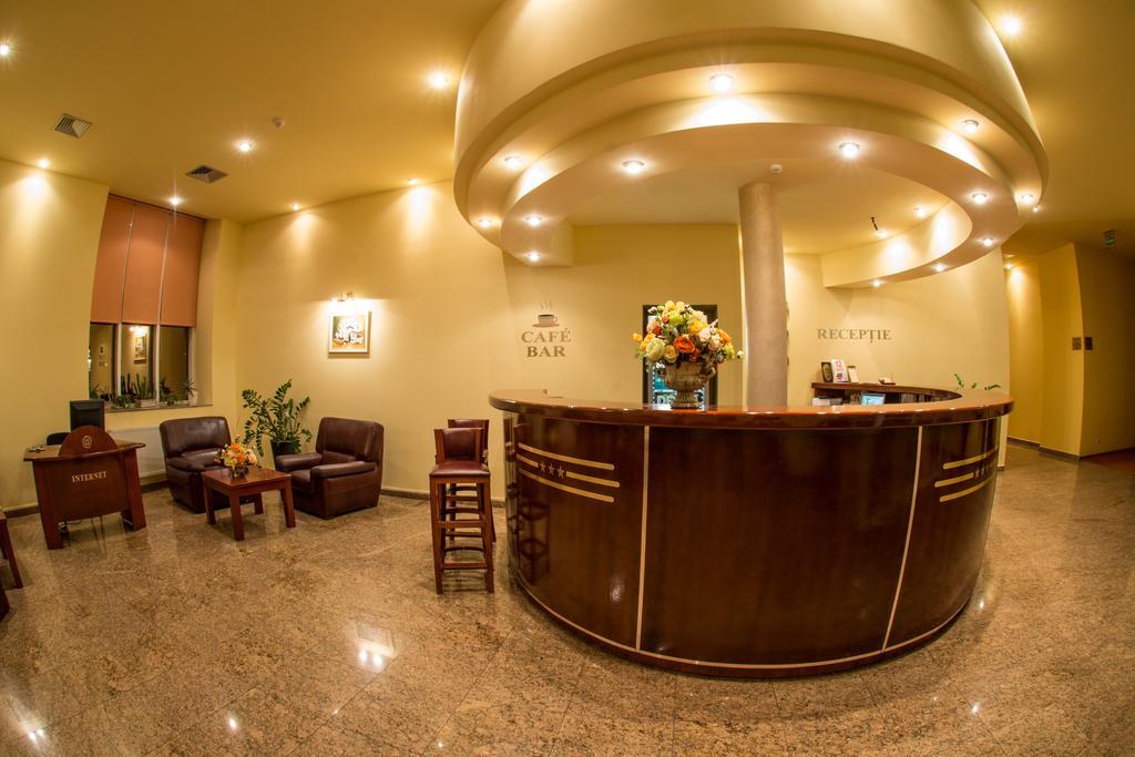 Hotel Alinalex - Paradisul Acvatic Брашов Экстерьер фото