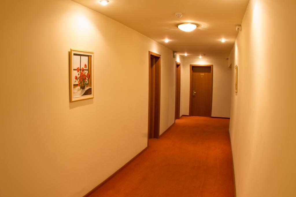 Hotel Alinalex - Paradisul Acvatic Брашов Экстерьер фото
