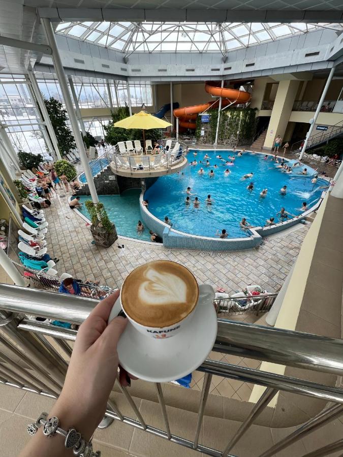 Hotel Alinalex - Paradisul Acvatic Брашов Экстерьер фото