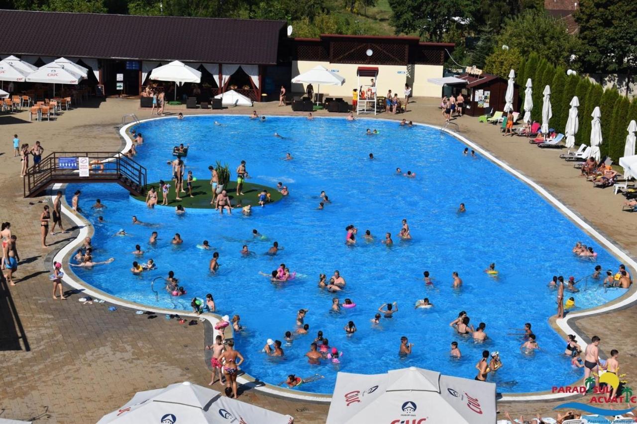 Hotel Alinalex - Paradisul Acvatic Брашов Экстерьер фото