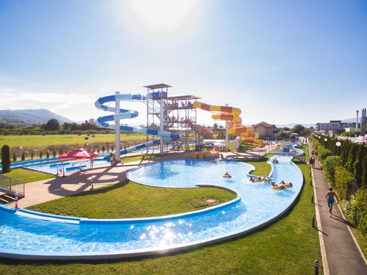 Hotel Alinalex - Paradisul Acvatic Брашов Экстерьер фото