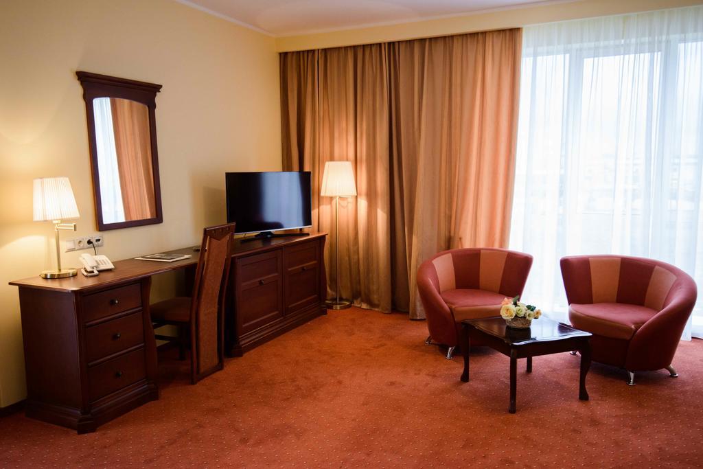 Hotel Alinalex - Paradisul Acvatic Брашов Экстерьер фото